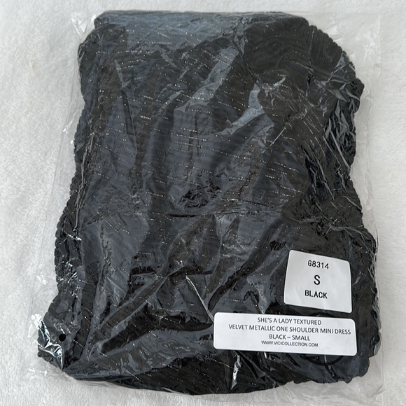 VICI | She’s A Lady Texture Metallic One Shoulder Dress - Picture 4 of 6